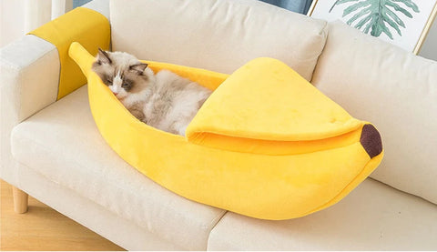 Banana Cozy™ – Warm & Cute Winter Bed for Cats & Dogs
