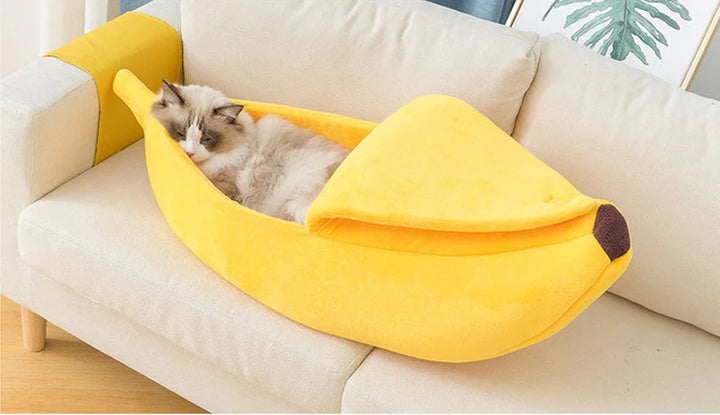 Banana Cozy™ – Warm & Cute Winter Bed for Cats & Dogs