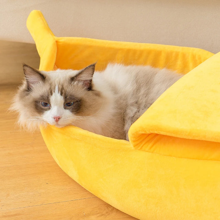 Banana Cozy™ – Warm & Cute Winter Bed for Cats & Dogs