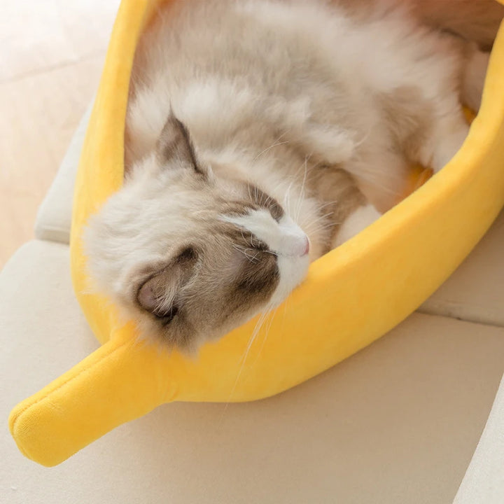 Banana Cozy™ – Warm & Cute Winter Bed for Cats & Dogs
