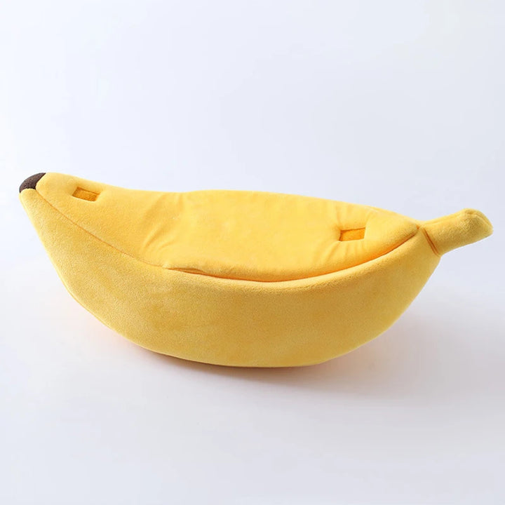 Banana Cozy™ – Warm & Cute Winter Bed for Cats & Dogs